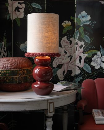 Duża bordowa lampa stołowa kule Becca